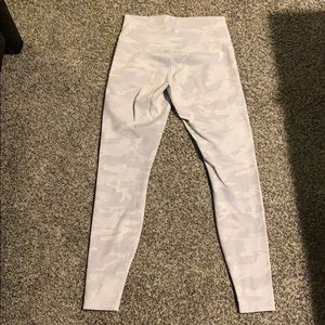 Women’s size 10 lululemon white legging